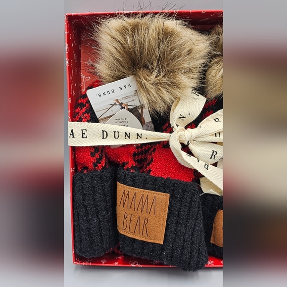 Rae Dunn "MAMA BEAR & LITTLE BEAR" Beanie Hat Set With Pom Pom In Red Christmas - Picture 2 of 6